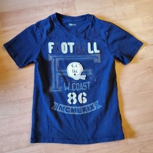 Gap kids football shirt size small (6-7).